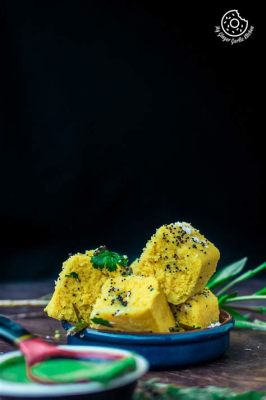  ¿Has Probado el Khaman Dhokla? Una delicia esponjosa y aromática que te transportará a las calles de Jaipur!